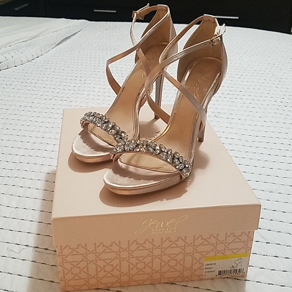 Jewel Badgley Mischka Dany Sandal, Champagne Satin